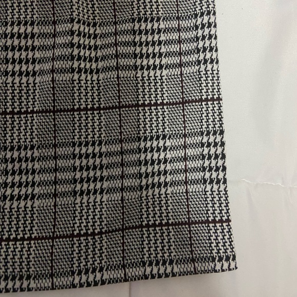 Plaid Mini Skirt - Women's Small - H&M - High-Waisted - Business Casual - Picture 3 of 6